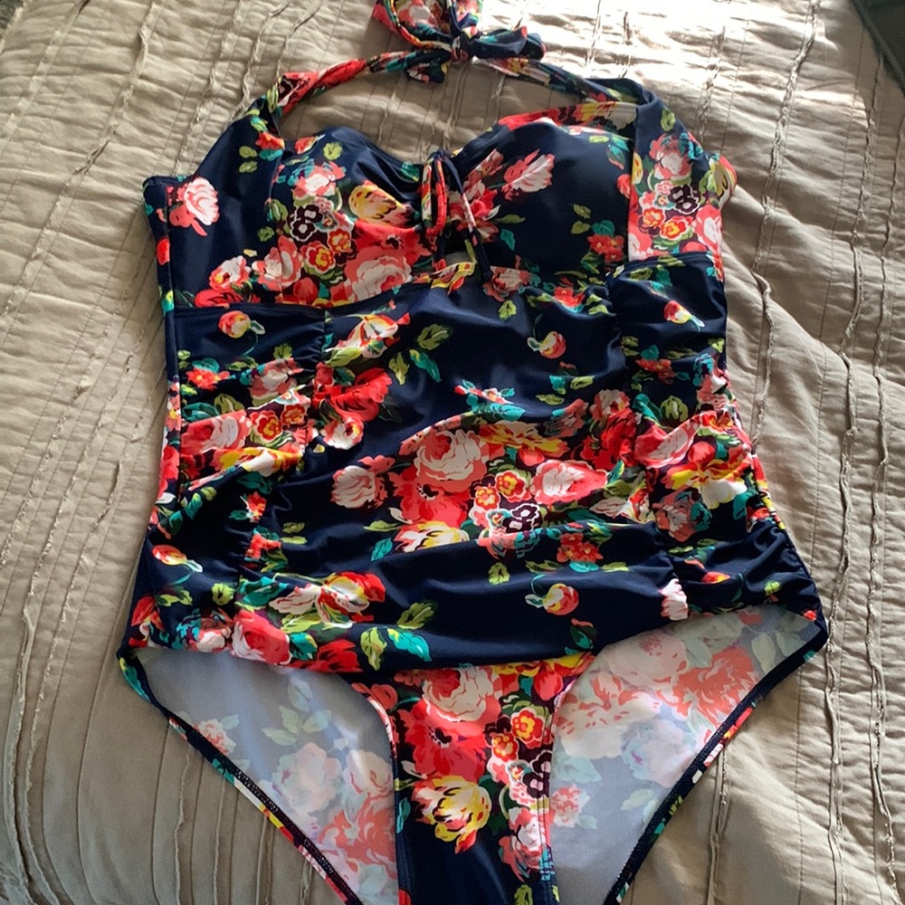 Size xxl floral print bathing suit
